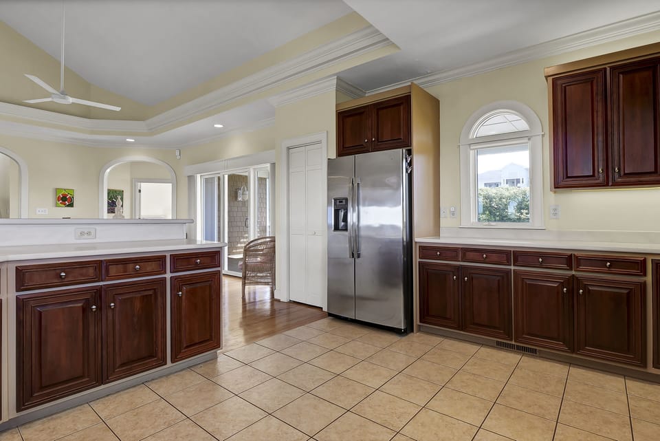 Spacious kitchen with a double door fridge!