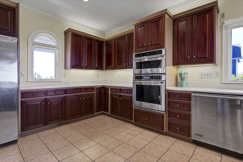 Double oven for your baking needs!