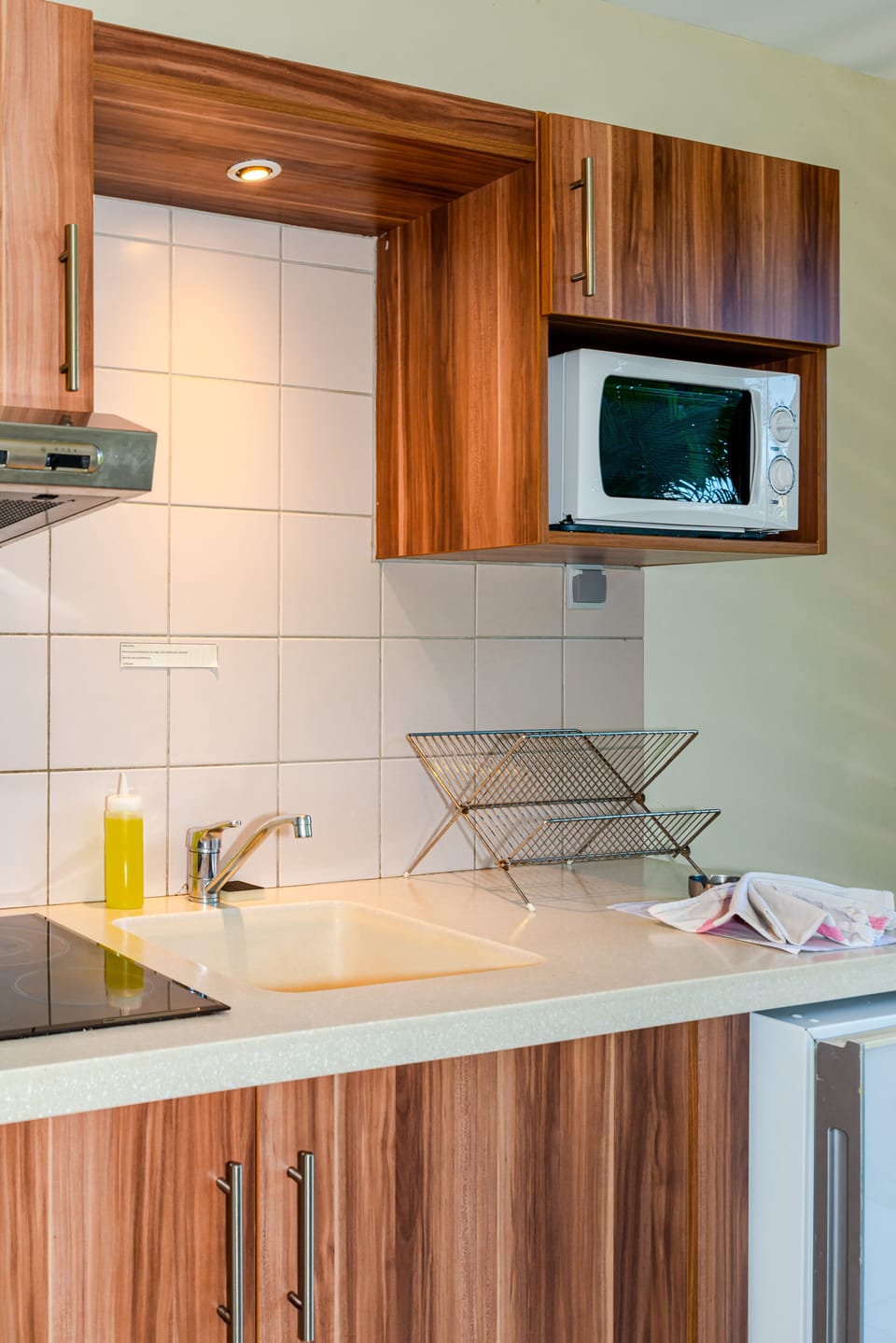 Superior Studio | Private kitchen | Fridge, microwave, stovetop, cookware/dishes/utensils