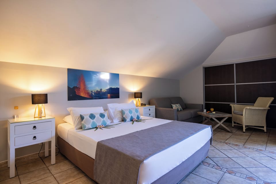 Standard Room | In-room safe, desk, blackout drapes, soundproofing