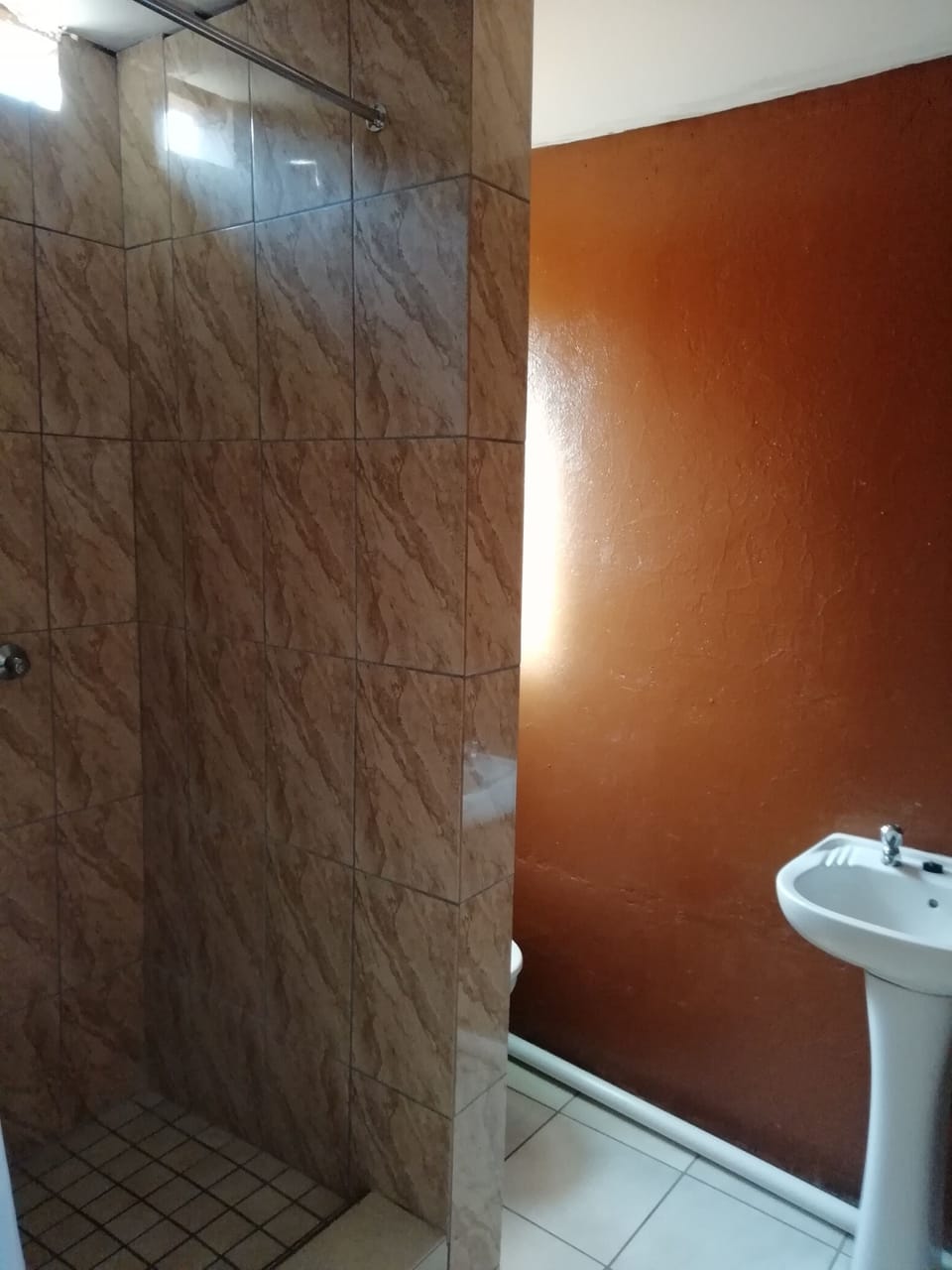 Room (Self-Catering) | Bathroom shower