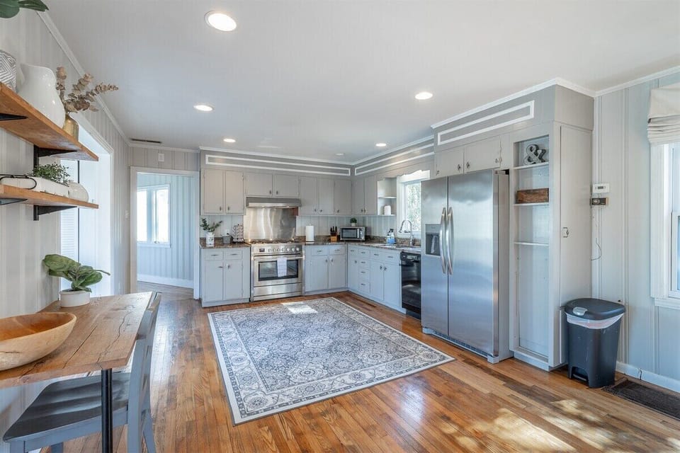 main house kitchen
