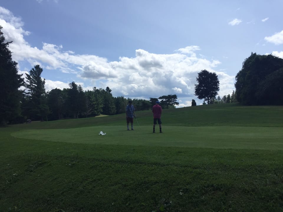 Kathchewano Golf course is directly across the street!
Great place, walk over!