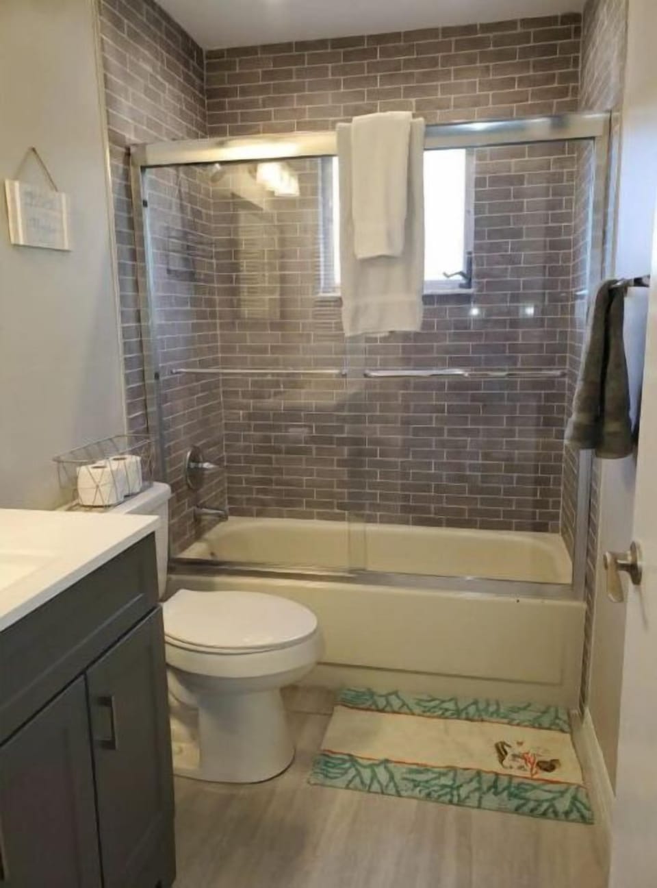 Spa bathroom with tub 