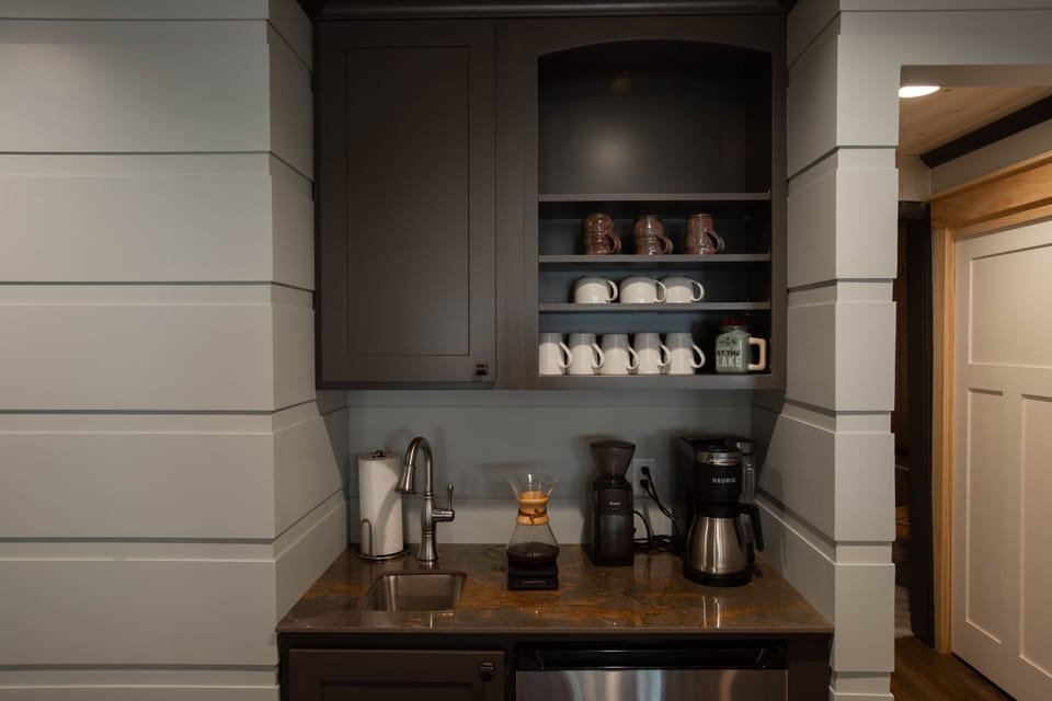 Coffee/beverage bar