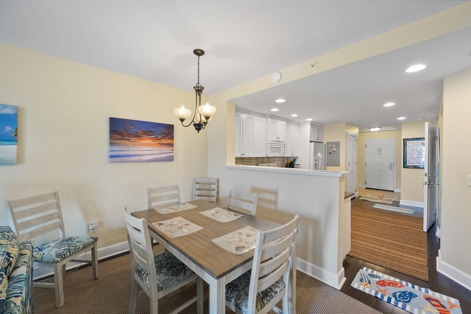Dining area, kitchen