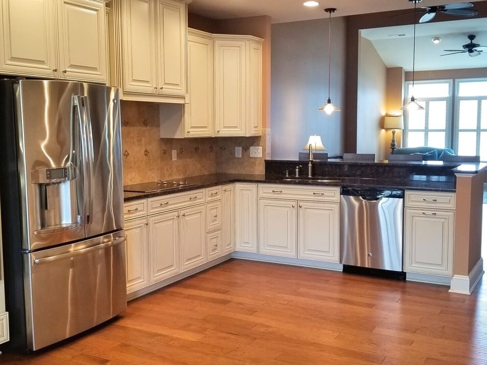 Open kitchen with breakfast bar