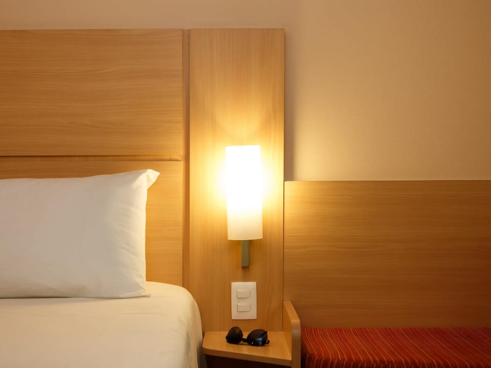 Standard Room, 1 Double Bed | Minibar, free WiFi, bed sheets