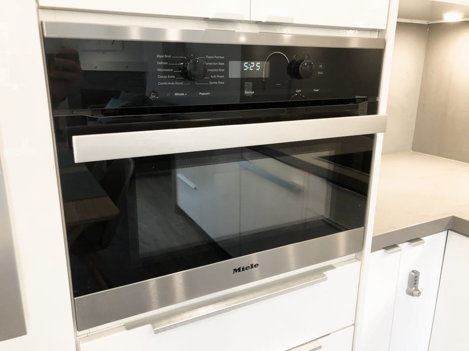 Combined oven/microwave, large enough for a turkey or microwave a fast meal!