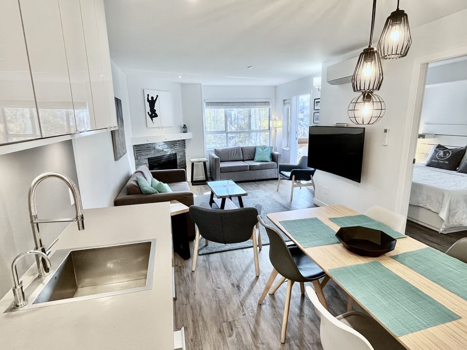 Renovated open concept living and dining area.  Filtered drinking water!