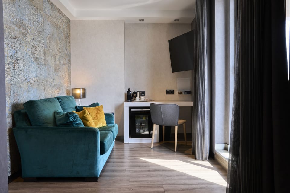 Minibar, in-room safe, blackout drapes, soundproofing