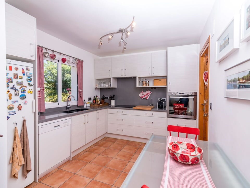 Cabinetry, Property, Furniture, Countertop, Wood, Home Appliance, Kitchen, Drawer, Kitchen Stove, Flooring
