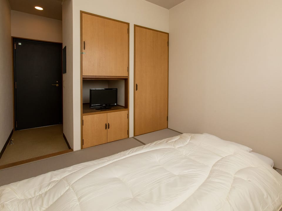 Japanese Room up to 1 guest, Non smoking | Desk, free WiFi, bed sheets