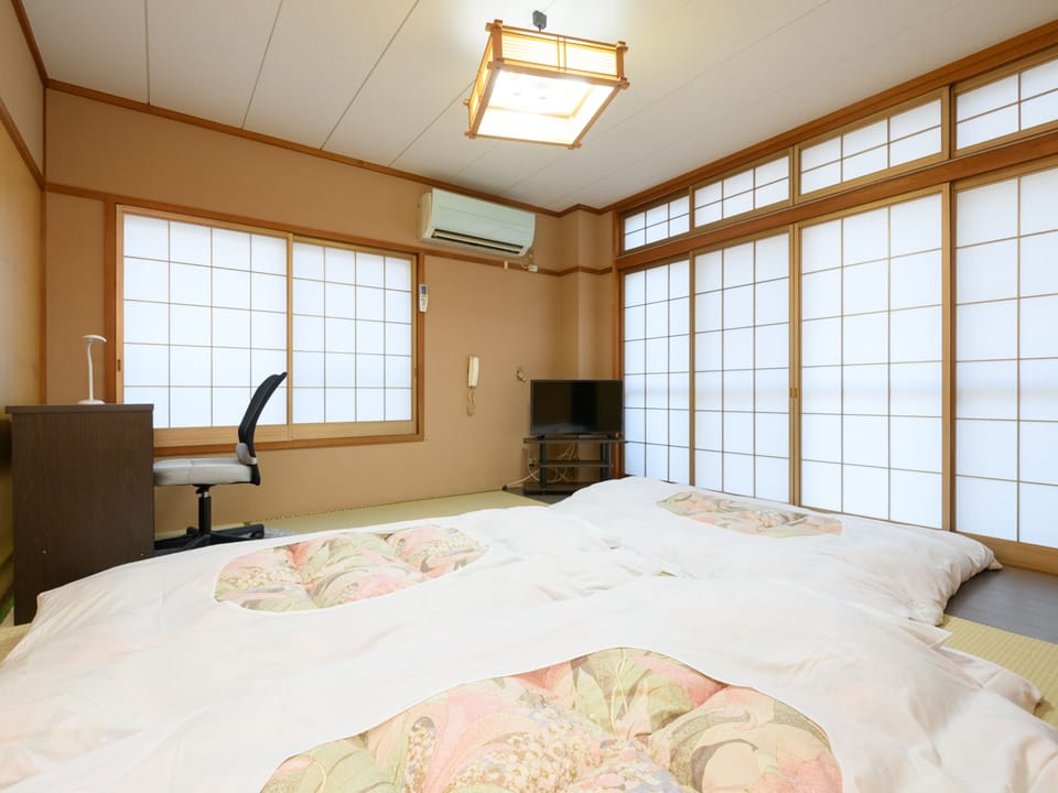 Japanese Room up to 3 guests with Shared Bathroom (Non-Smoking) | Desk, free WiFi