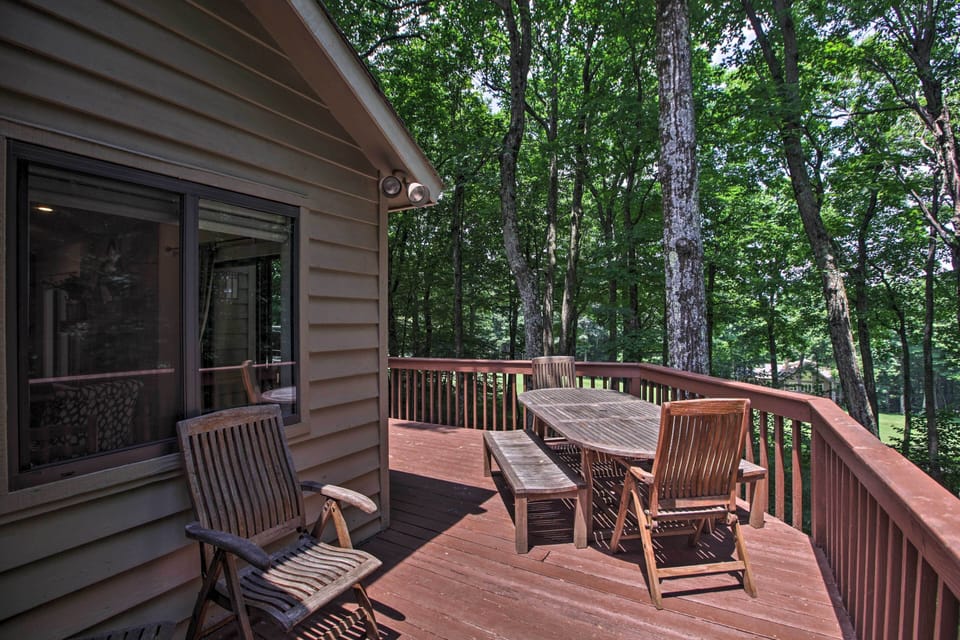 Furnished Deck | Outdoor Seating | Gas Grill