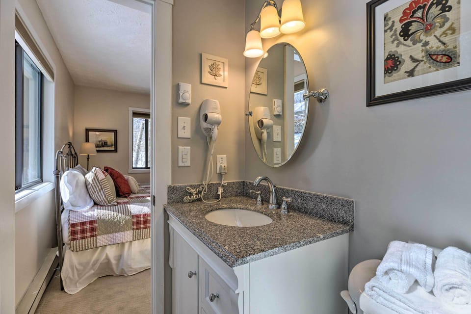 En-Suite Full Bathroom