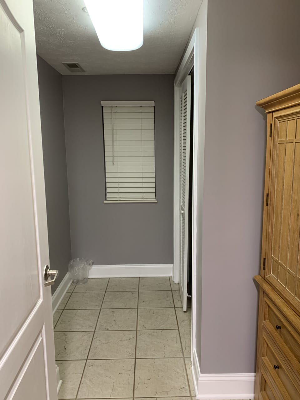 Utility room w/ washer & dryer