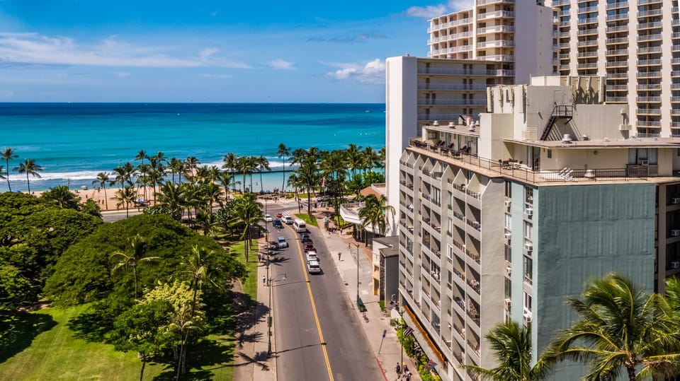 The Waikiki Grand and it's proximity tp Waikiki Beach 