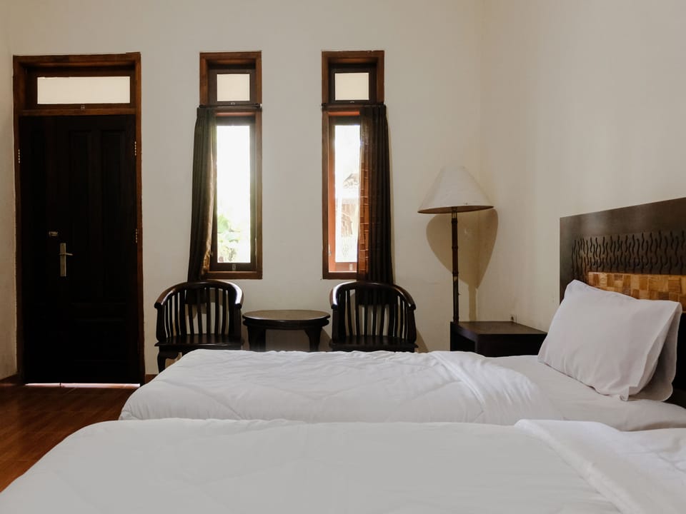 Deluxe Twin Room | Desk, free WiFi, bed sheets