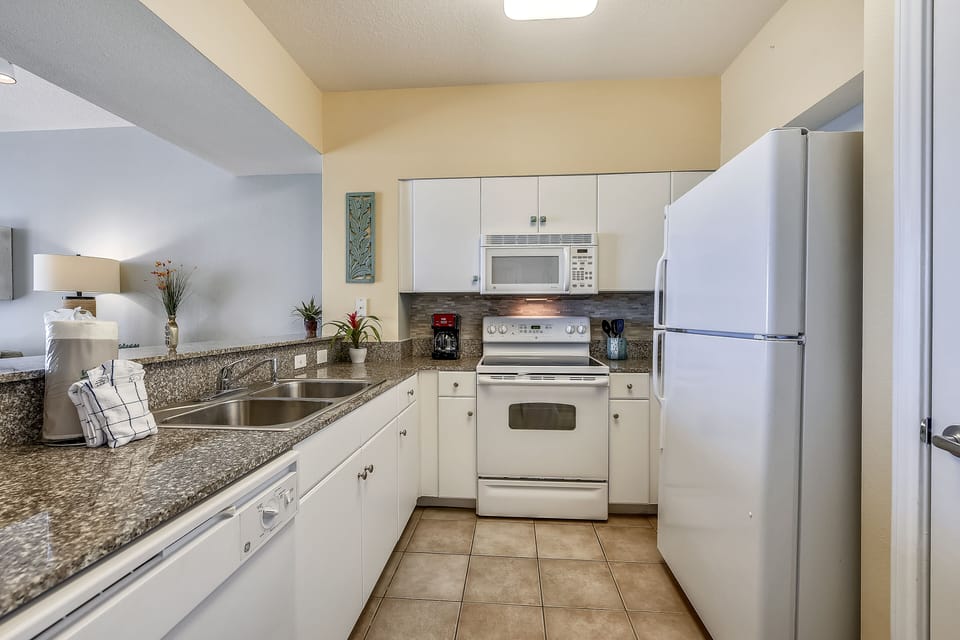 Full-Size Kitchen