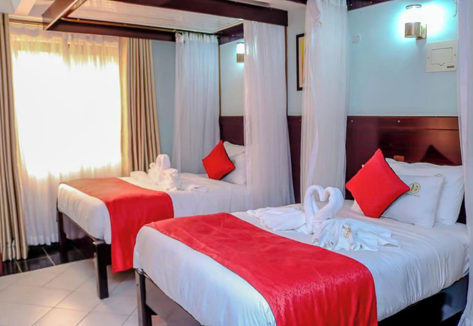 Standard Twin Room | Minibar, bed sheets