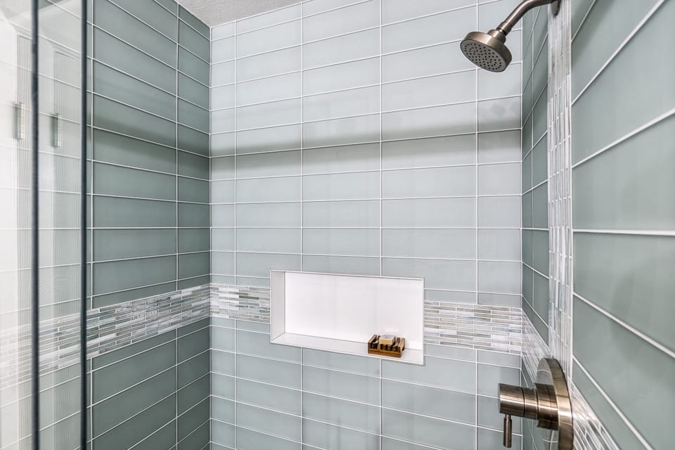 Spectacular Walk In Shower for Master Bathroom