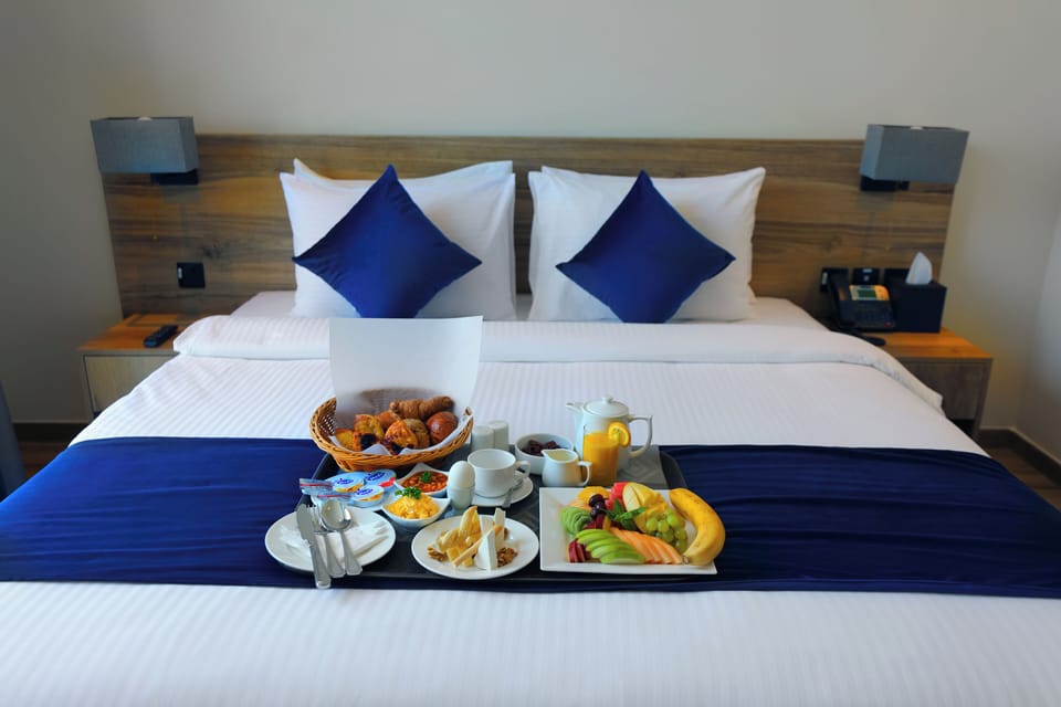 Executive Room (includes 25% off F&B) | Premium bedding, pillowtop beds, minibar, in-room safe