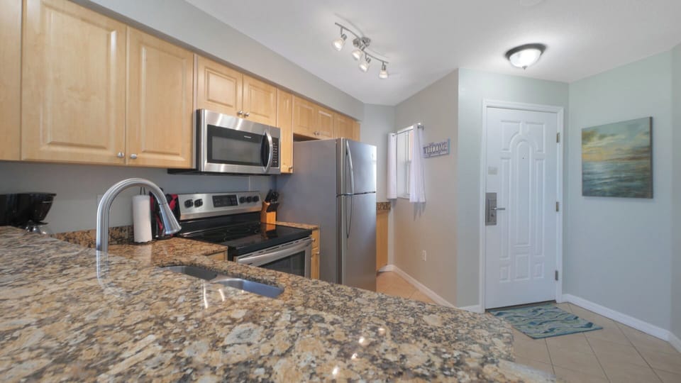 Surf Beach Room 506 Kitchen