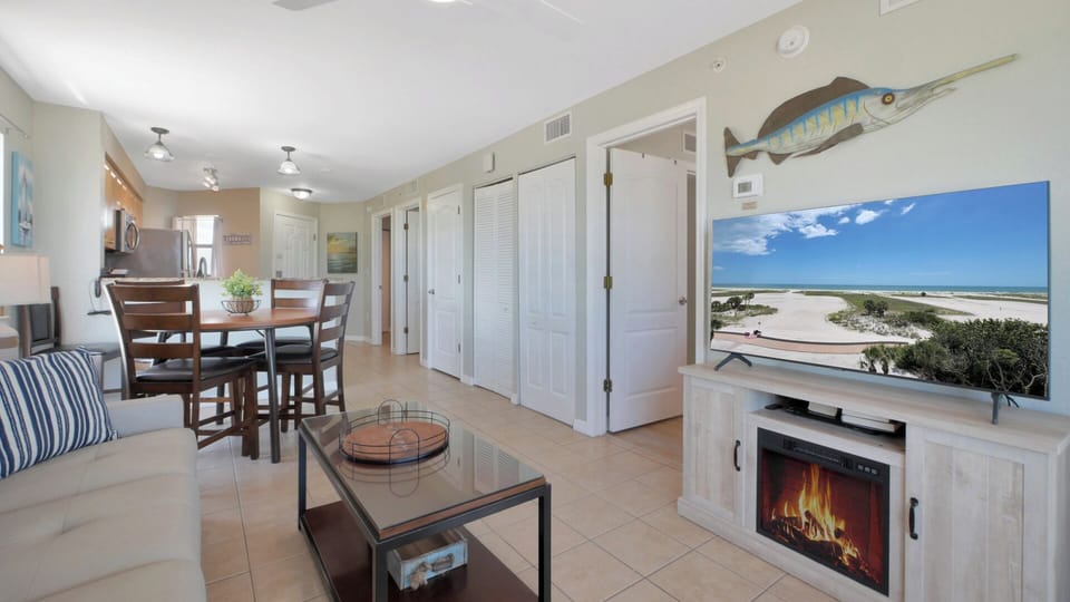 Surf Beach Room 506 Full View