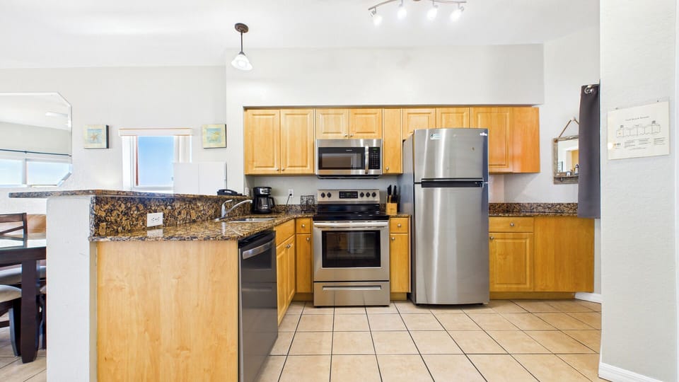 Surf Beach Room 606 Kitchen