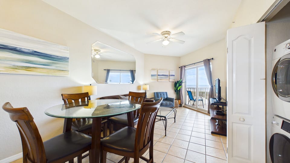 SurfBeach605DiningArea