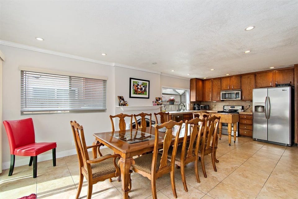 12-Dining Room