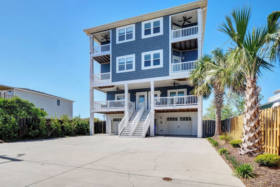 As Blue as the Ocean, Deja Blue!