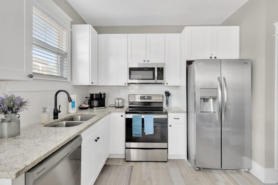Well equipped kitchen. Dishwasher. Oven. Stove. Refrigerator. Freezer. Ice maker. Water Filter.