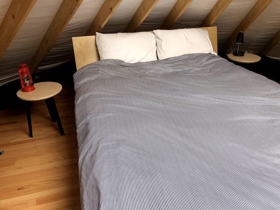 Queen bed in the loft