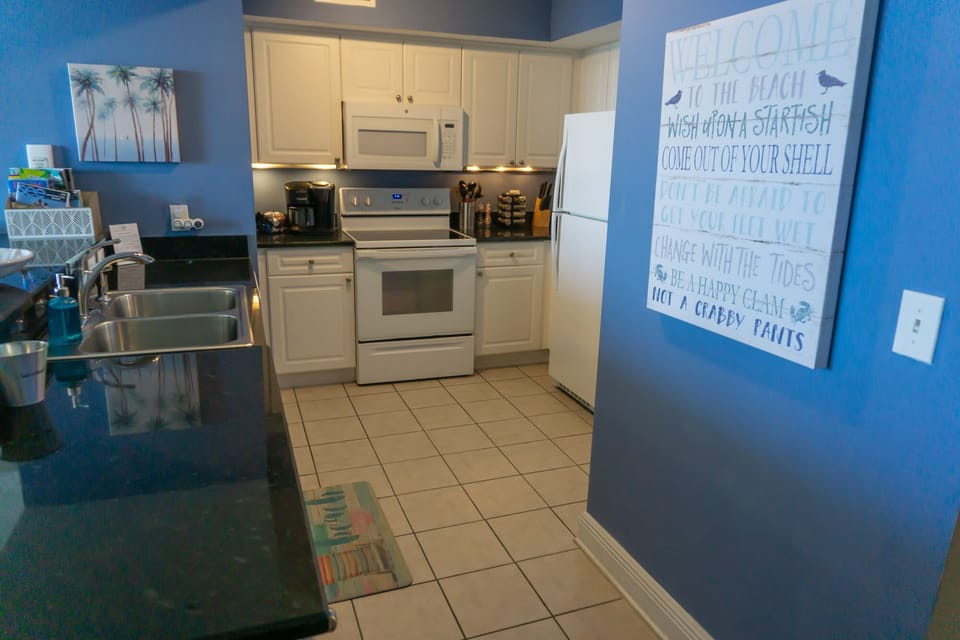 Full kitchen