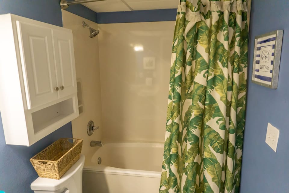 Tub/shower combo