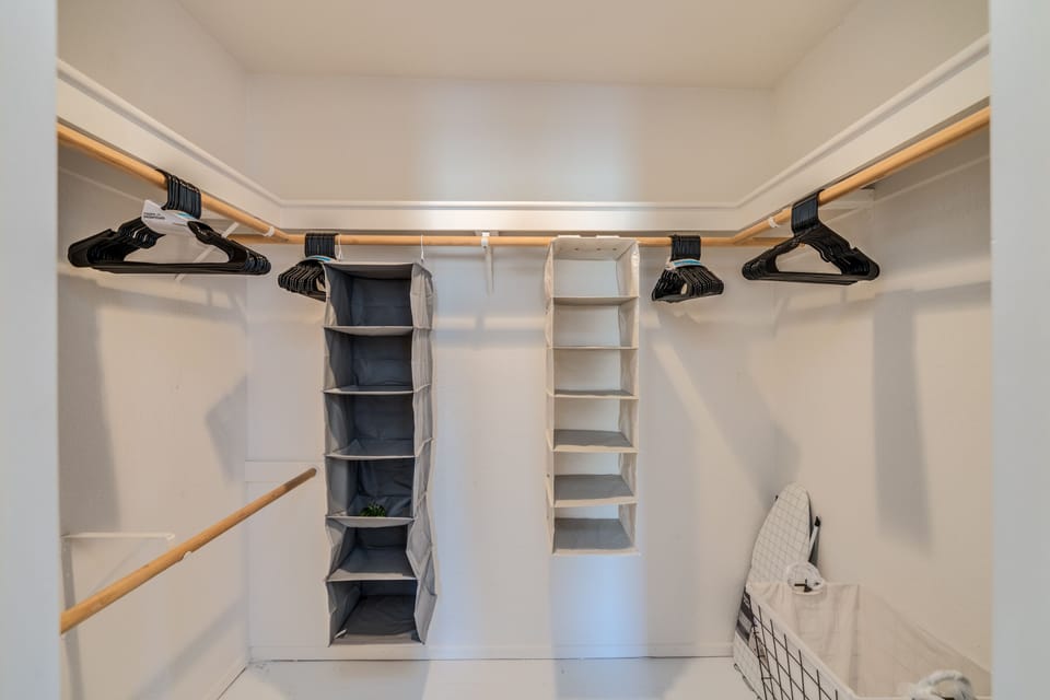 Master closet 
