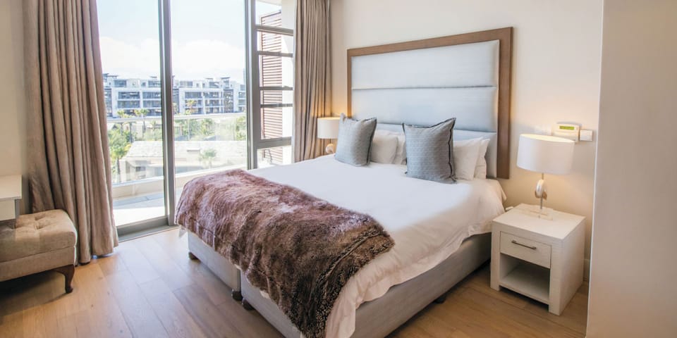 Three Bedroom Apartment - Fully Furnished and Equipped Apartment in Cape Town