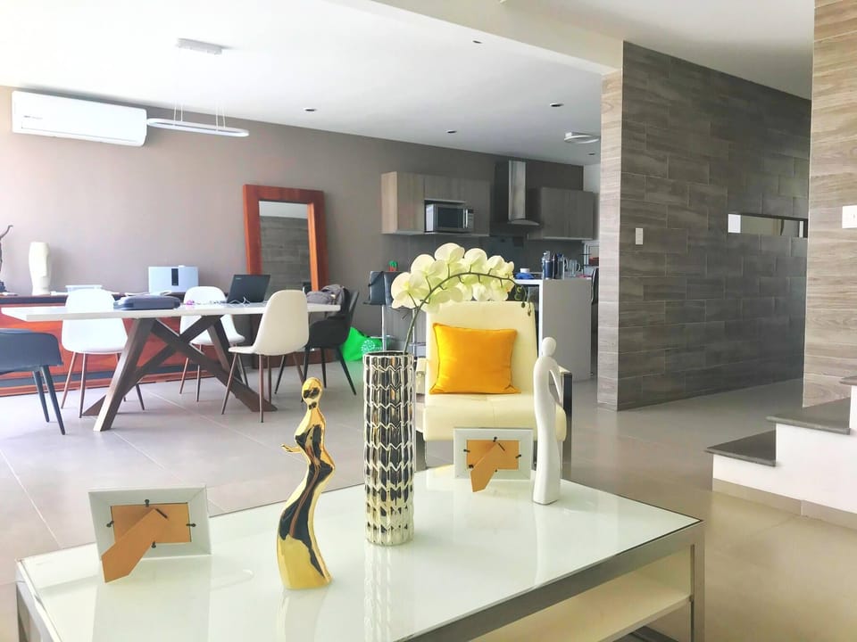 House, 3 Bedrooms, Patio, Garden View | Dining room