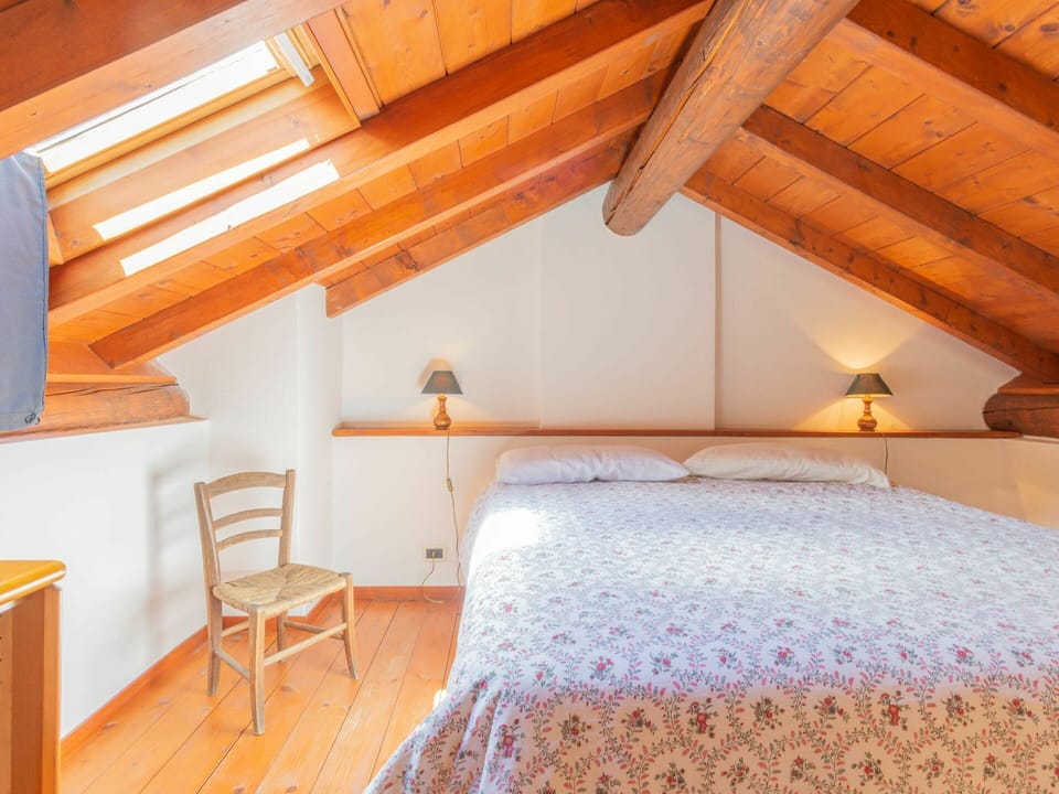 Furniture, Building, Property, Comfort, Wood, Interior Design, Architecture, Bed, Lamp, Floor