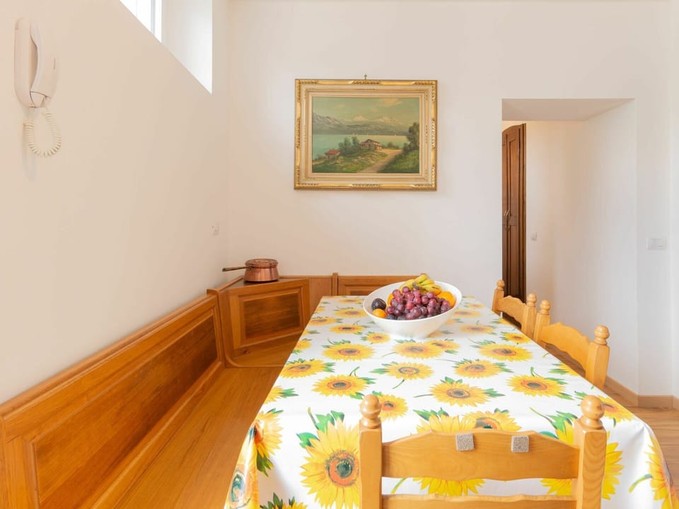 Furniture, Property, Table, Picture Frame, Wood, Interior Design, Textile, Tablecloth, Decoration, Building