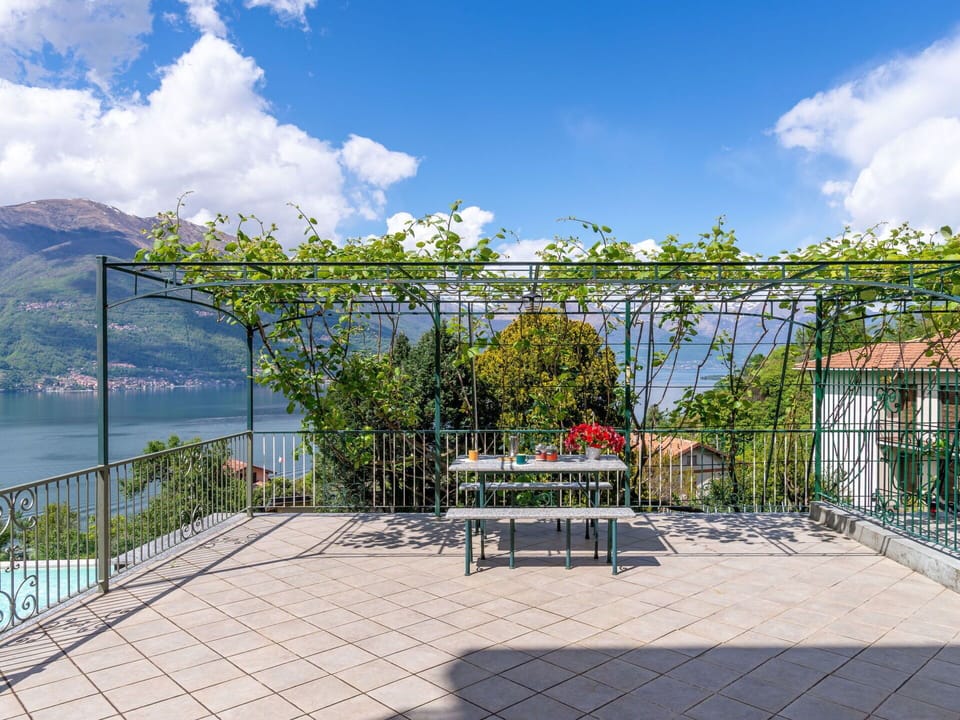 Cloud, Sky, Plant, Water, Shade, Outdoor Bench, Outdoor Furniture, Urban Design, Public Space, Leisure