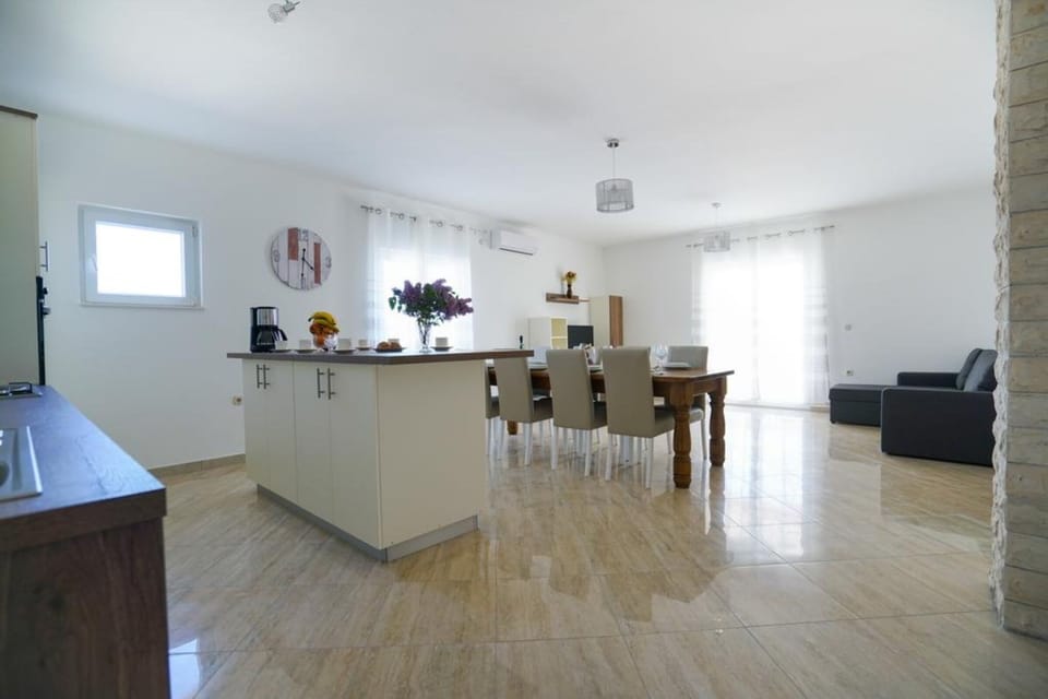 Kitchen and dining area