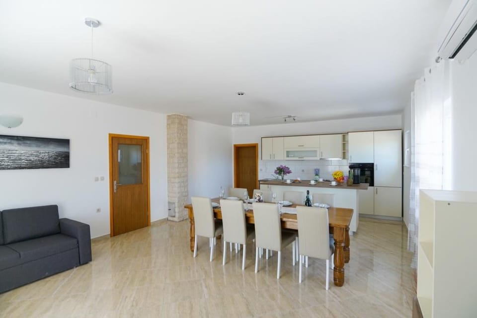 Kitchen and dining area