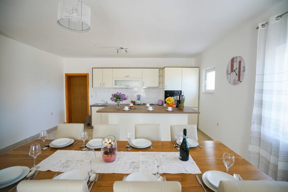 Kitchen and dining area