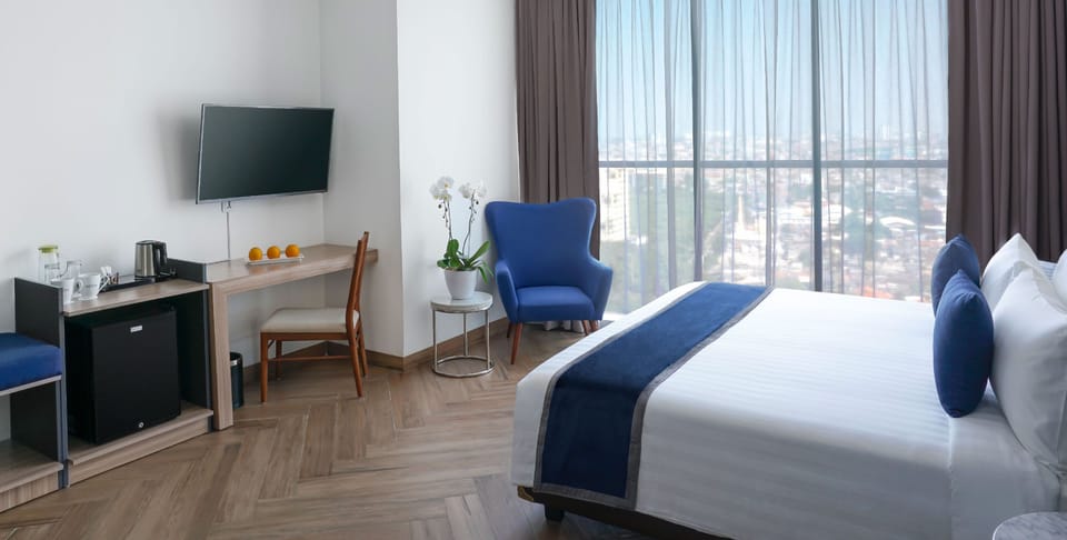 Studio (Club) | In-room safe, iron/ironing board, free WiFi, bed sheets