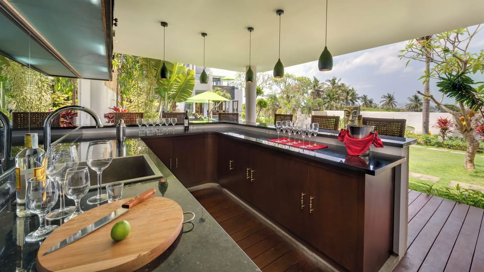 Villa, 6 Bedrooms | 6 bedrooms, in-room safe, individually decorated, individually furnished