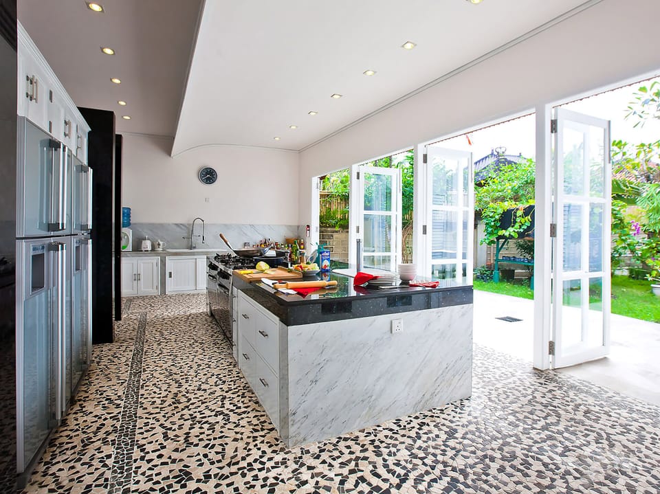 Villa, 6 Bedrooms | Private kitchen | Full-size fridge, microwave, oven, stovetop