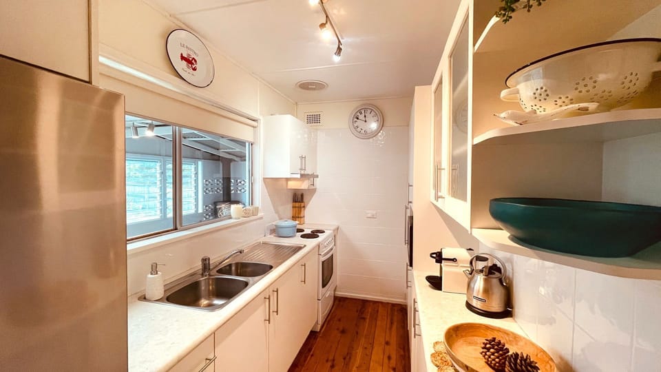 Bombora | Kitchen |Coffee Machine | Dishwasher | Microwave 